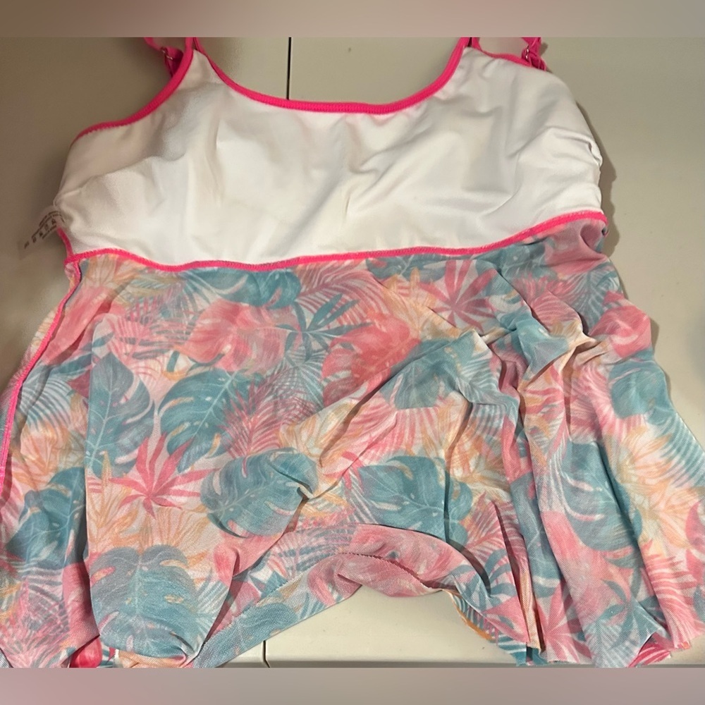 Pink and Blue Floral Swim tankini  with Fit-and-Flare Design ☀️🌴 - Picture 9 of 12